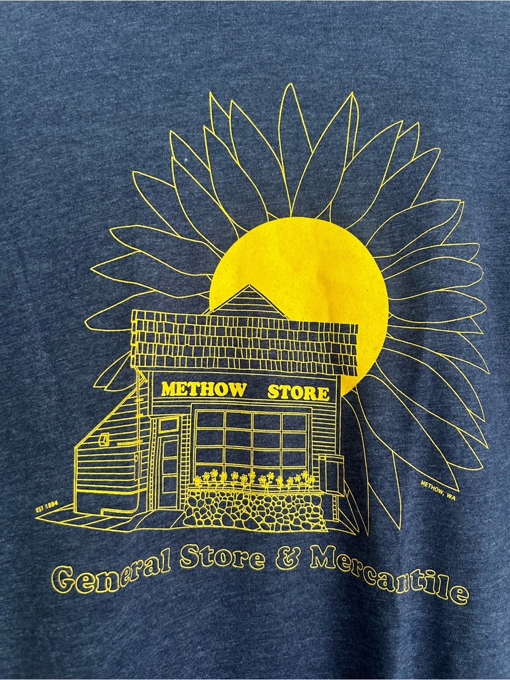 NEW Vintage Graphic Tee - “Methow Valley Store” Grey with Yellow Sun Size M - Picture 2 of 2
